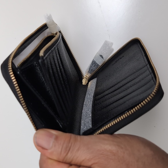 Coach CI194 Leather Medium Zip Around Wallet Brass/Black (Frim Price - Last One) - Picture 12 of 16